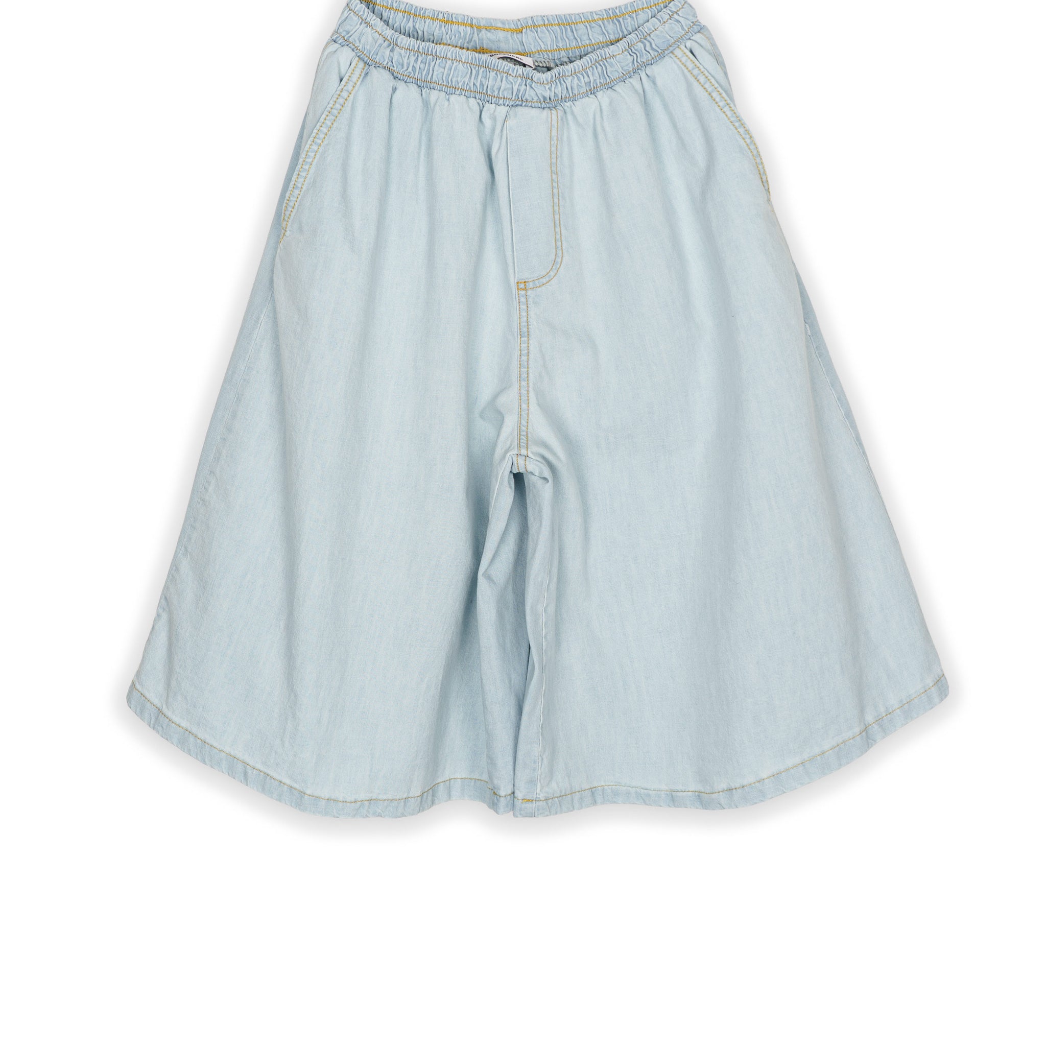 Bermuda Over Jeans
