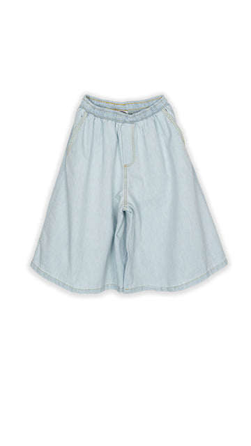 Bermuda Over Jeans